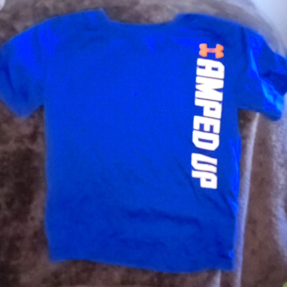 😍Kids under armour tee shirt😍